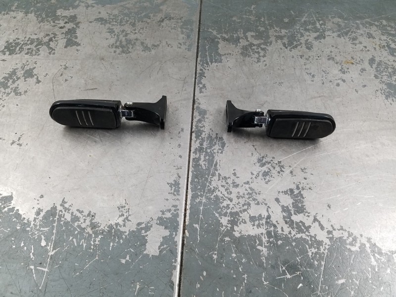 2018 17 - 23 Harley Davidson Street GlideBlack Passenger Foot Pegs#5493 V4