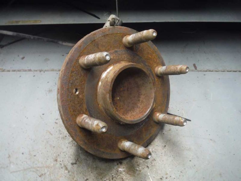 Hub Front Classic Style 6 Stud Regular Cab Fits 06-07 SIERRA 1500 PICKUP 82162
