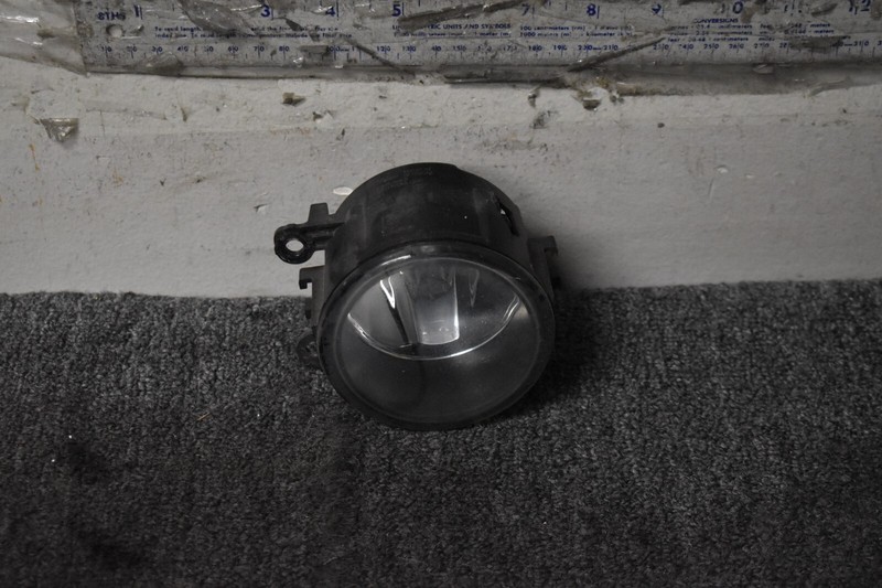 2008-2010 VOLKSWAGEN TOUAREG FOG LIGHT FACTORY OEM