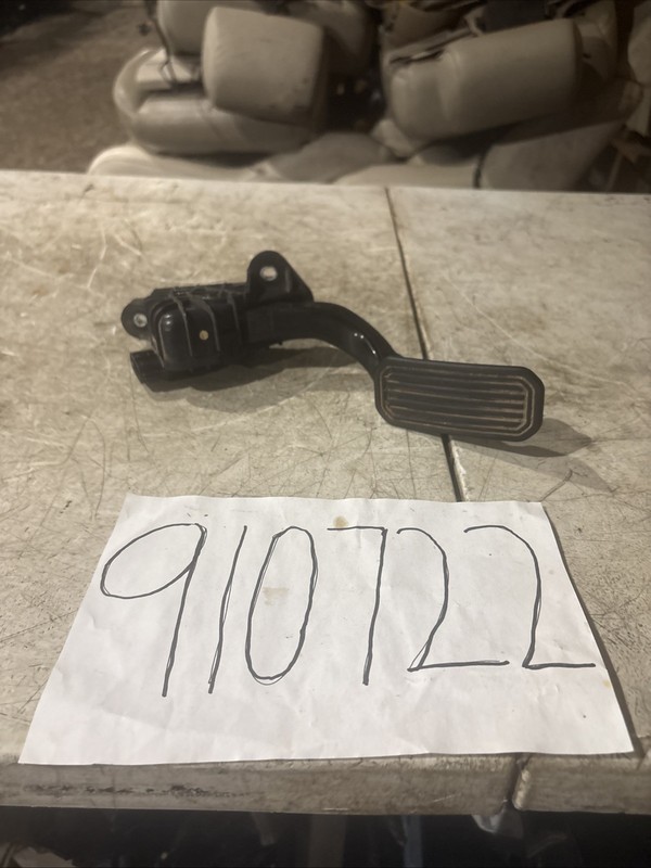2006-09 TOYOTA SIENNA GAS PEDAL ACCELERATOR 78120-08020 OEM