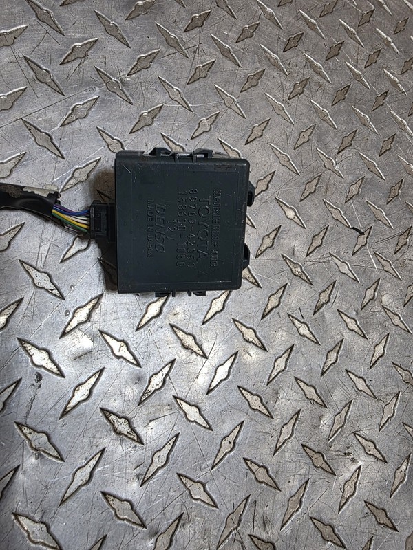 2009-11 TOYOTA RAV4 TPMS Tire Pressure Control Module sensor unit 89769-42050 AP