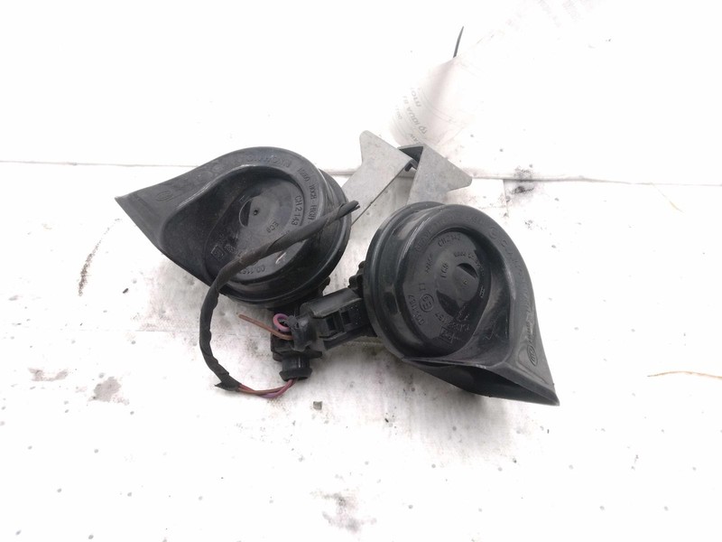 2018 AUDI Q7 Horn Black OEM Used 6640707 123K Miles Non-Interchange Item