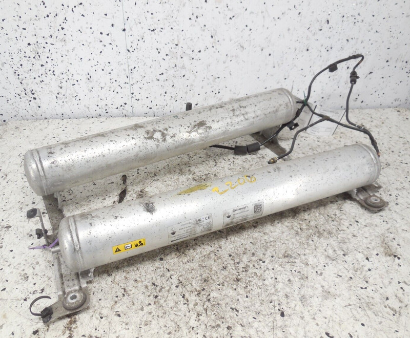 2017 17 Maserati Levante 3.0L Rear Air Suspension Tank Reservoir Pair OEM AWD