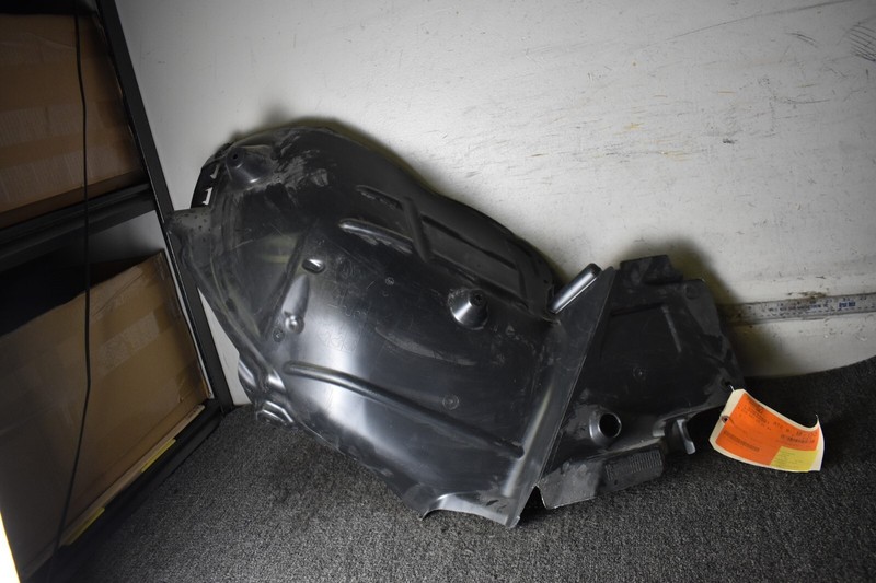 2015-2017MERCEDES A205 C205 Right front fender Cover wheel arch 205691280064
