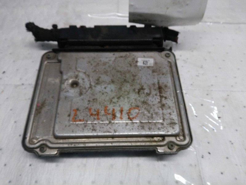 2012 Volkswagen Tiguan Engine Control Module ECM 06J906027BH 122k Miles