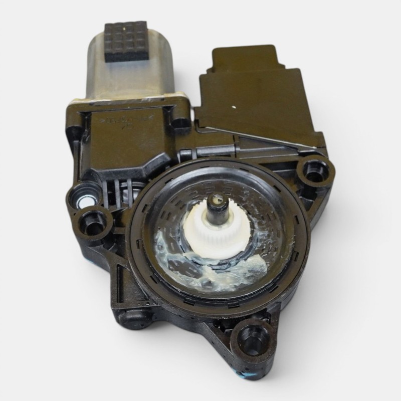 2021-2024 KIA K5 GT-LINE FRONT RIGHT DOOR WINDOW GLASS MOTOR OEM 617027104