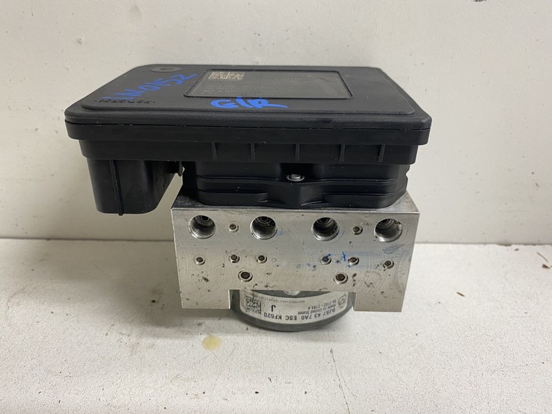 2017-2018 Mazda 3 BJS7 43 A0 Anti Lock Brake Pump Actuator & Modulator ABS
