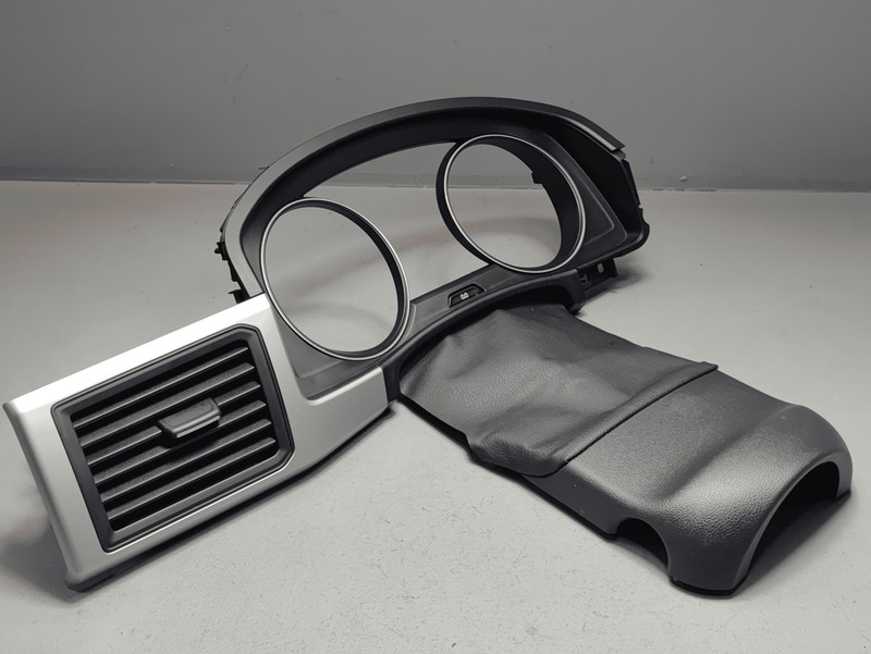 2018-2021 Volkswagen Atlas Dashboard Cluster Speedometer Bezel Cover OEM
