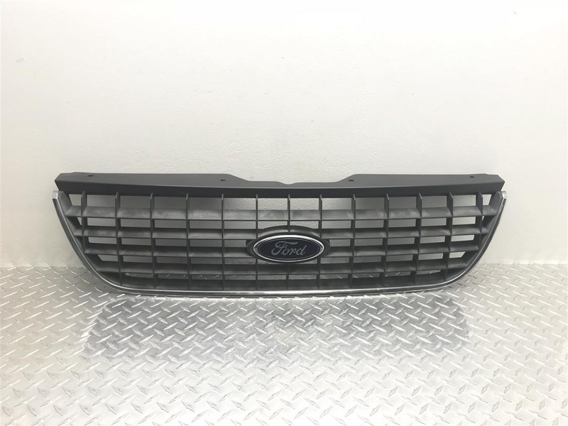 02 FORD EXPLORER 4DR XLT FRONT GRILL WITH EMBLEM OEM 104-01736A