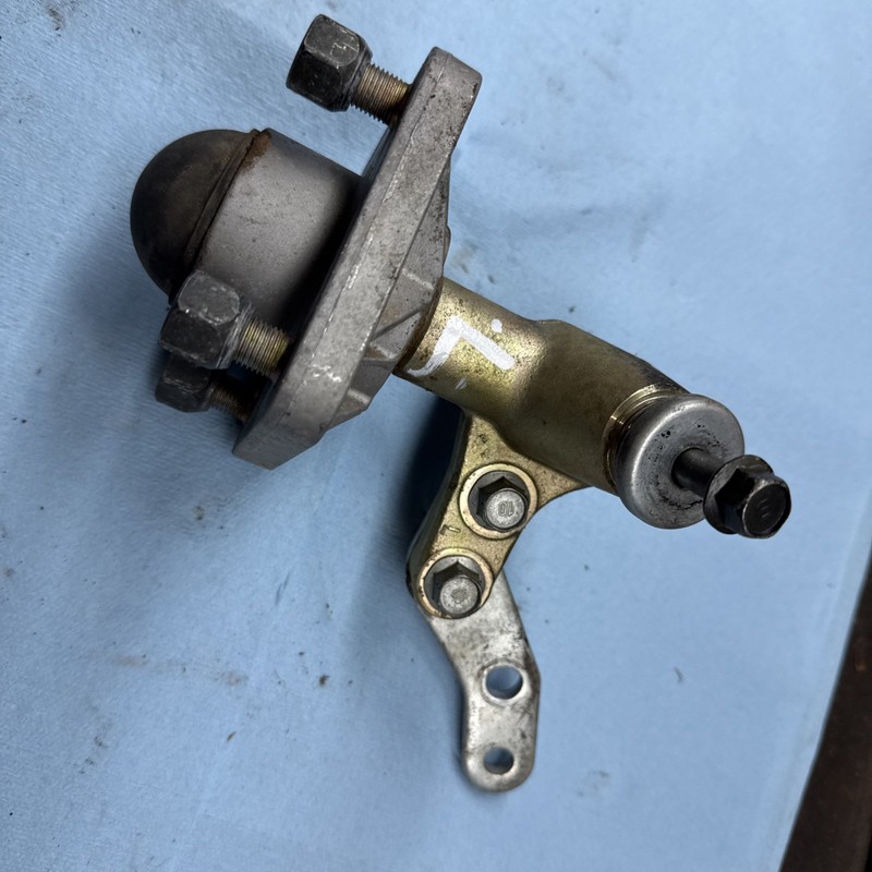 Yamaha G22 Golf Cart Front Left Spindle And Wheel Hub