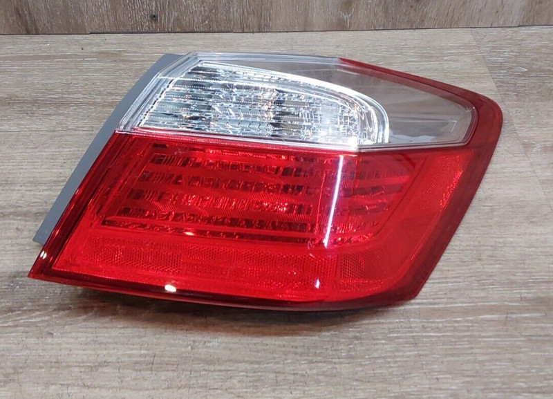 2013-2015 Honda Accord RHRear Tail Light ASSY OEM