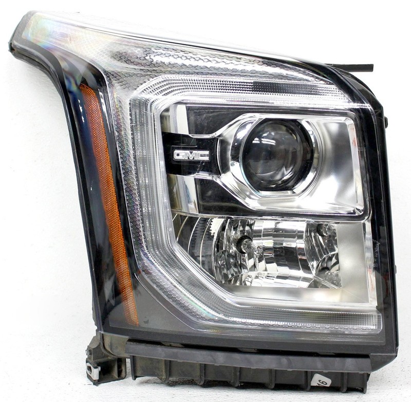 OEM Right Passenger Side HID Headlamp Tabs Missing For GMC Yukon, Denali, XL