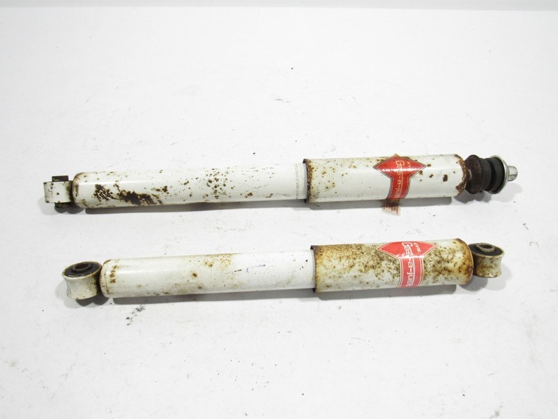 Ford Mustang GT 2004 KYB Rear Left Driver Shocks Struts Absorber Set 99-04 |:O