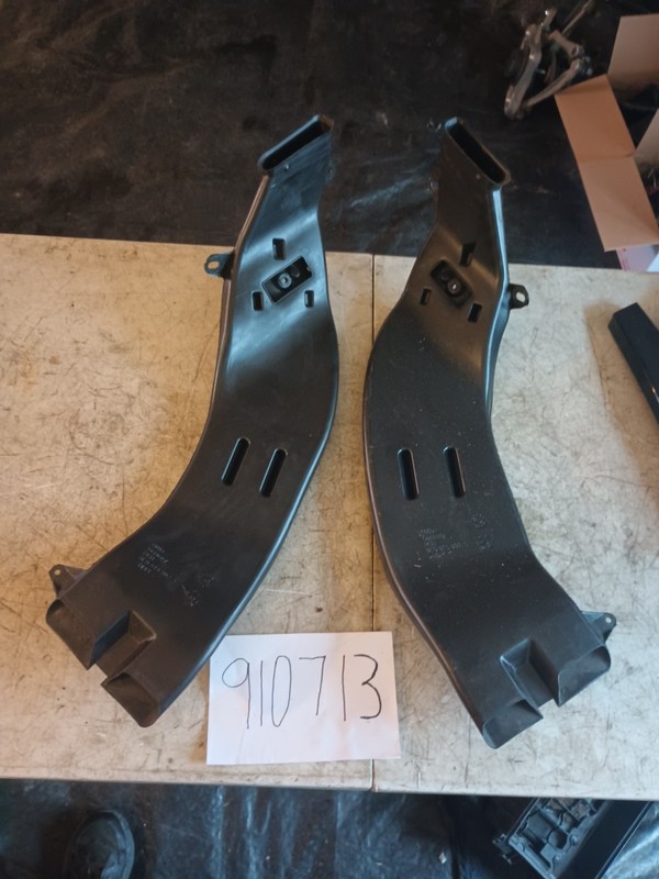 02-08 Audi A4 B6 Sedan 2.0T Left & Right Pair AC Heat Air Ducts Rear OEM