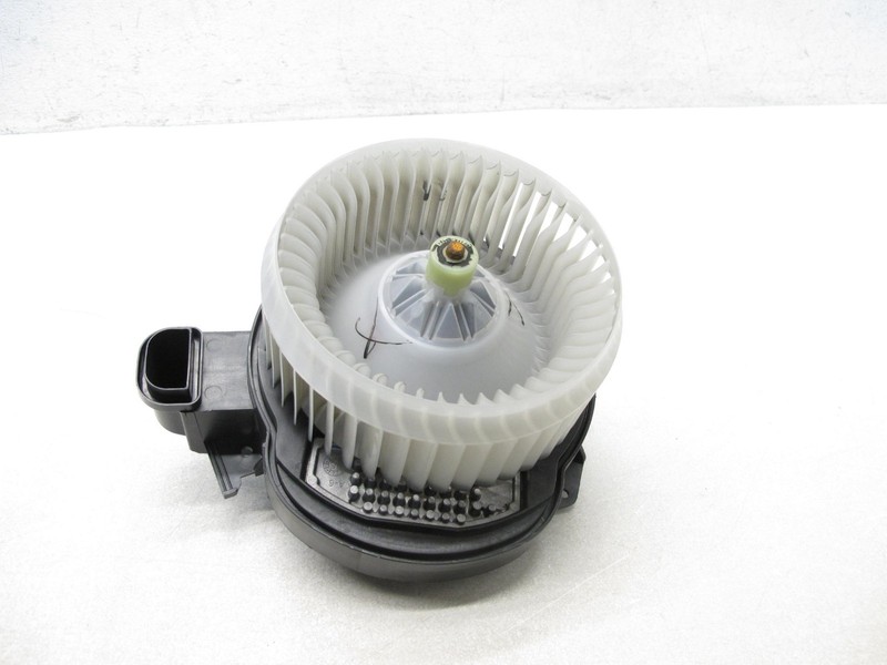 16-22 JAGUAR XF XE F-PACE BLOWER MOTOR FAN WITH RESISTOR AC HEATER OEM 121124B