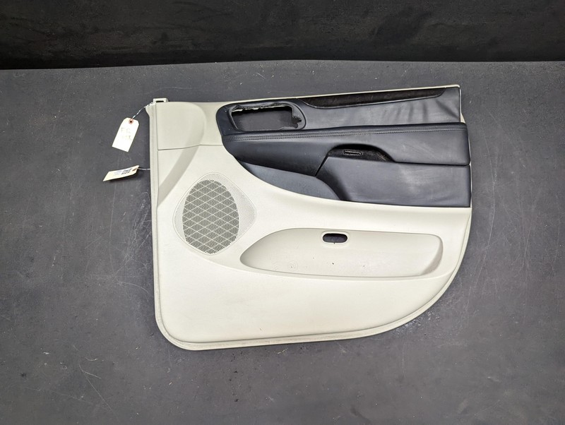 Front Right Door Trim Panel 2016 Dodge Grand Caravan 1VP98BD1AB 2011 2012- 2020