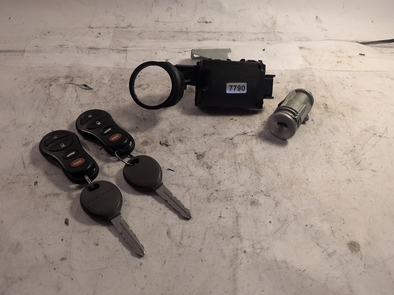 02-04 SEBRING CONV IGNITION CYLINDER TUMBLER & IMMOBILIZER & 2 KEY SETS