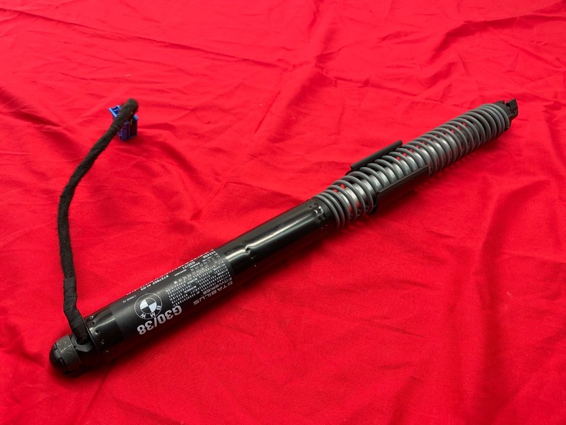 17-23 BMW G30 F90 530 540 M5 M550 Rear Right Trunk Lid Spindle Shock Sturt OEM✅