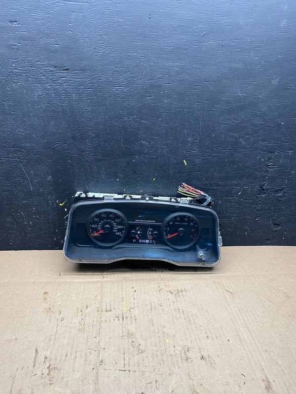 2009 to 2010 Mercury Marquis Speedometer Cluster Gauge Oem P5586 DG