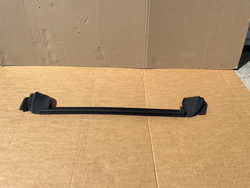 ✅ 20-23 Tesla Model Y Front Left Driver Door Window Inner Belt Seal 1516942-00-A