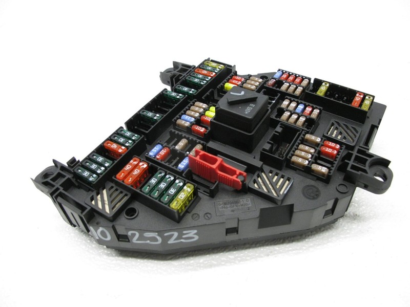 12-17 BMW F10 535 640 M5 M6 FUSE RELAY JUNCTION MODULE FUSEBOX OEM TRUNK 102523