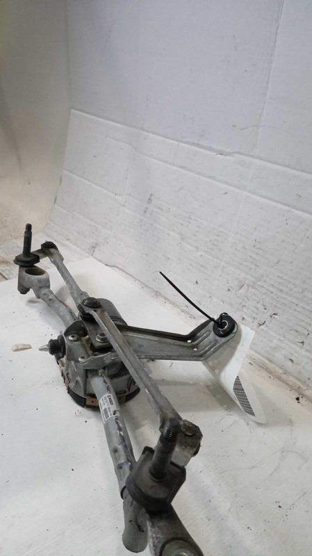 2016 Volvo XC90 Wiper Motor OEM Grey 111K Miles Warranty 6 Months NJ25-20862