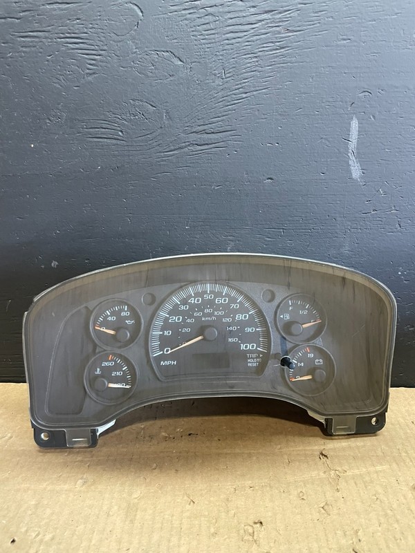 2003 to 2007 Chevrolet Express Speedometer Cluster Gauge 25755008 AB7515
