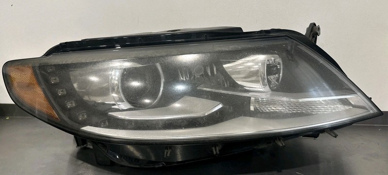 3C8941752H | 2013 - 2017 VOLKSWAGEN CC RIGHT XENON HID HEADLIGHT LED DRL AFS OEM
