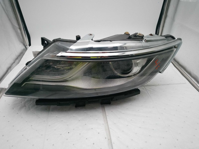 2017 Lincoln MKC Left Headlight Assembly 264931 White 108K Miles