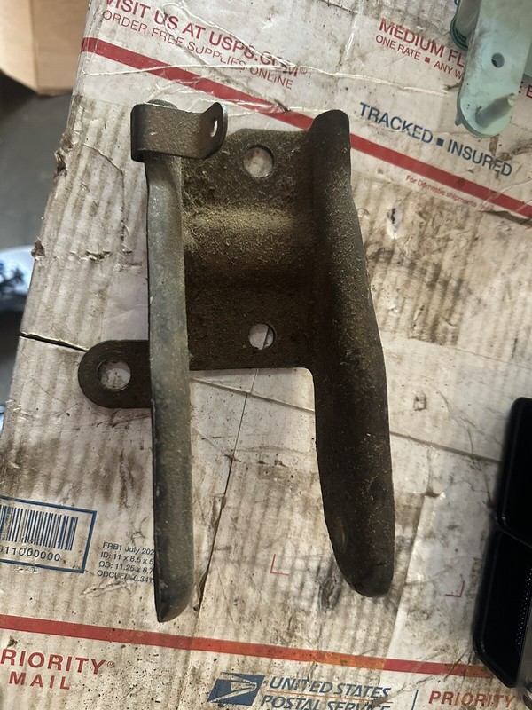 95-99 2G Eclipse Talon 420a Automatic Auto Transmission Rear Motor Mount Bracket