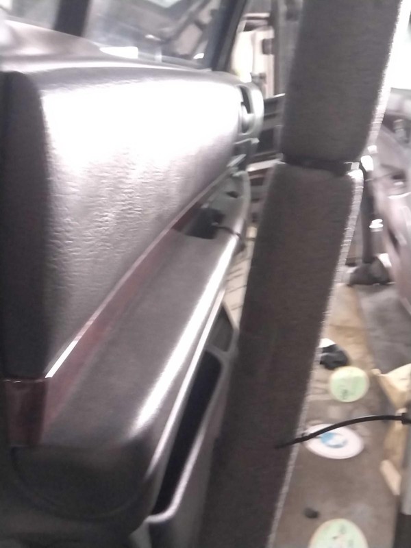 2002 Dodge Durango Left Rear Door Black OEM Used 111K Miles - 410062