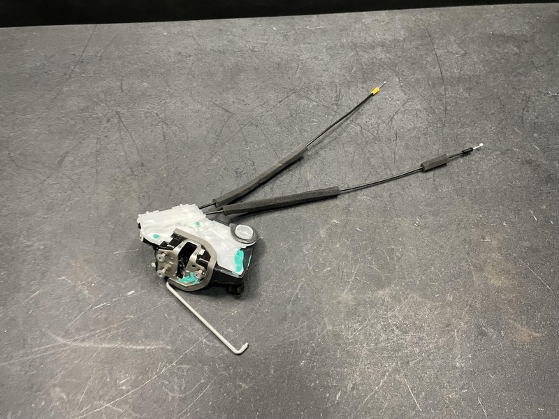 Front Right Door Lock Latch 2022 Subaru Forester 61032-SJ142 2019 2020 2021 2023