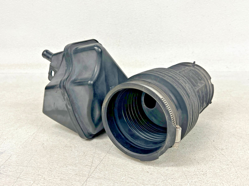 ⭐2011-2024 INFINITI QX56 ENGINE AIR CLEANER INTAKE DUCT HOSE TUBE OEM LOT2670