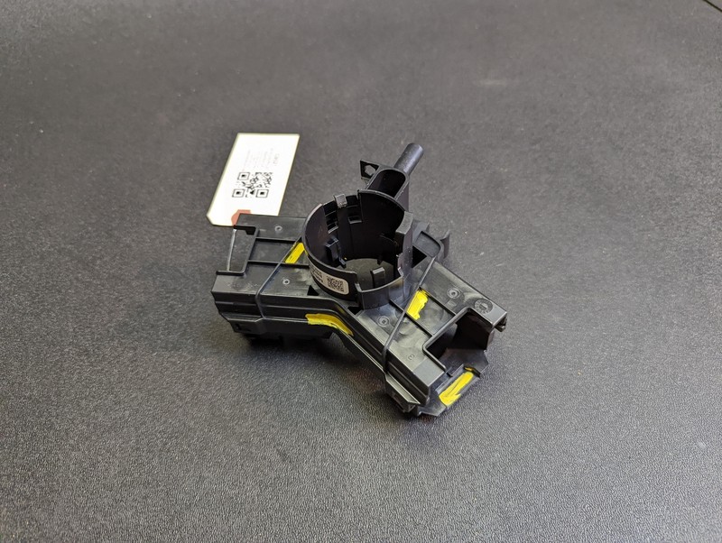 Steering Column Switch Housing 2019 Chevrolet Equinox 23127909 2018 2020 - 2022