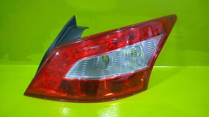 09 10 11 MAXIMA PASSENGER RIGHT QUARTER MOUNT TAILLIGHT LAMP OEM 3289-38