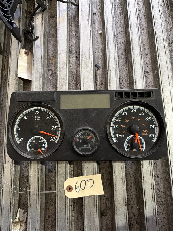 Freightliner CASCADIA Speedometer Instrument Cluster *NOT WORKING*