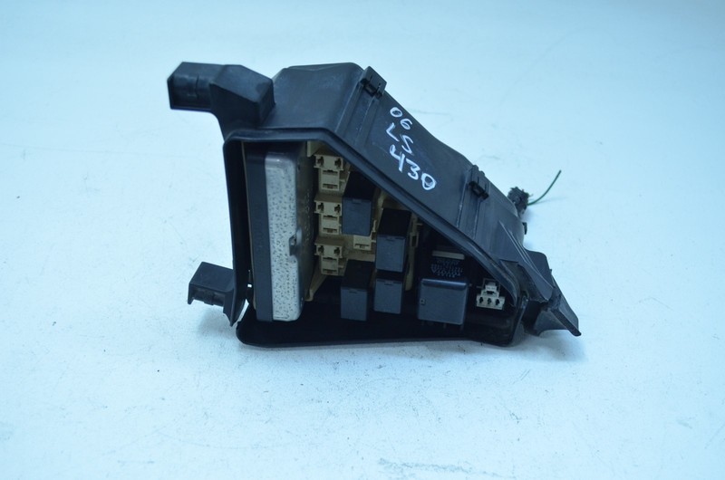 01-06 LEXUS LS430 ENGINE COMPARTMENT DISTRIBUTION JUNCTION FUSE BOX OEM