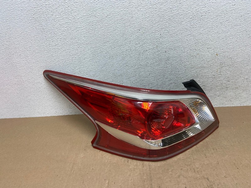 2013 2014 2015 Nissan Altima Left Driver LH Side Tail Light OEM AE6771 LK