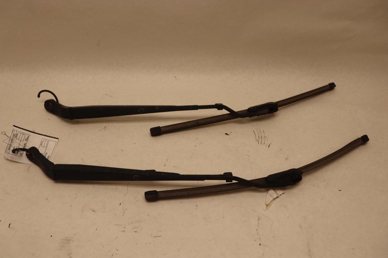 2008-2014 CHEVY SUBURBAN 1500 FRONT LEFT & RIGHT WINDSHIELD WIPER ARM PAIR OEM