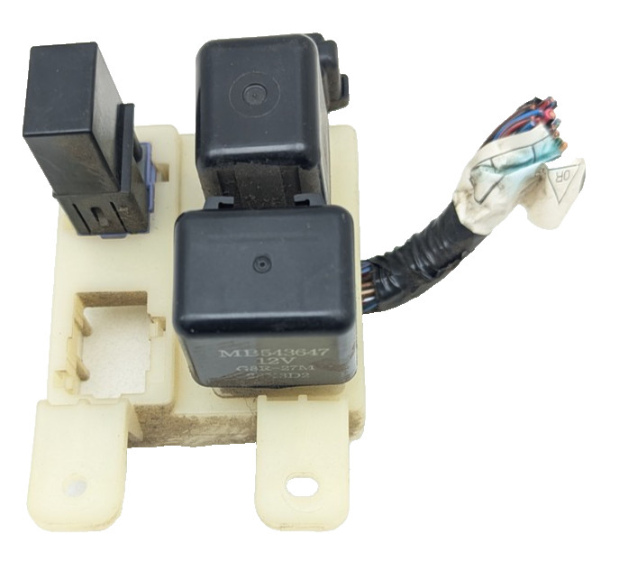 1994-1996 Mitsubishi 3000gt Small Interior Fuse Relay Panel OEM