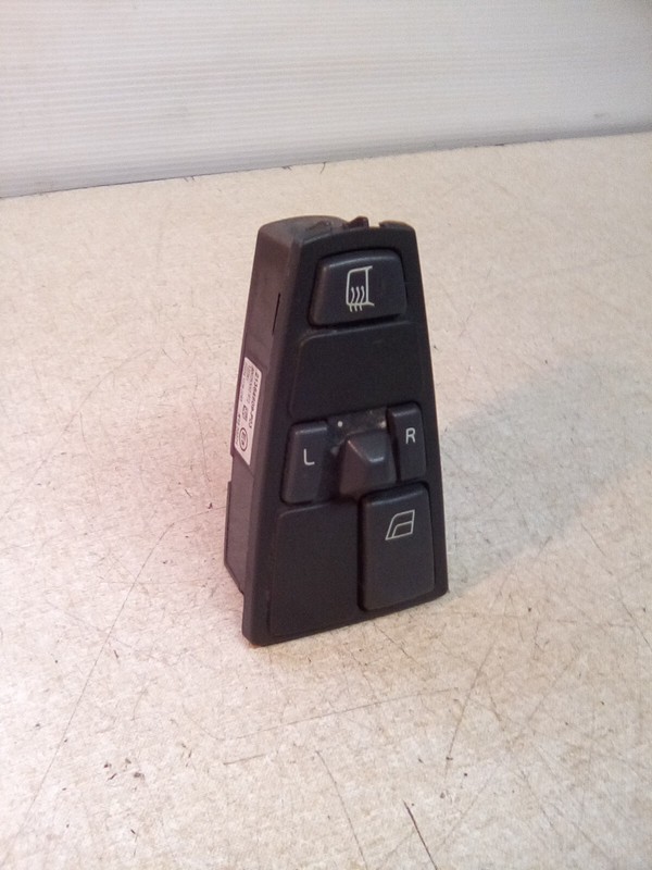 Volvo VNL 21354609-P03 Door Switch