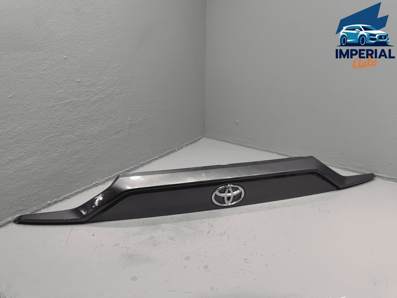 19-2025 TOYOTA RAV4 REAR OUTSIDE BACK DOOR TAILGATE GARNISH PANEL GRAY 1G3 OEM