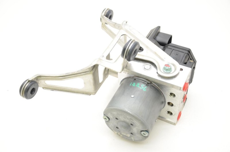 2002 Porsche Boxster S Anti Lock Brake Part ABS Pump Assembly 99635575505