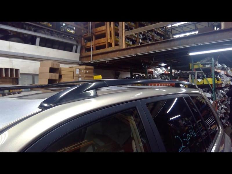 2004-2007 HIGHLANDER Left Luggage Rack Rail 1572179