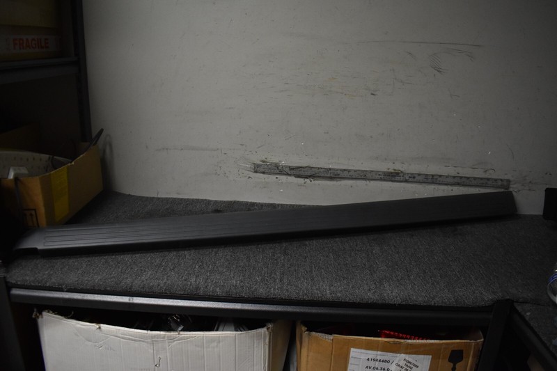 2013-2018 NISSAN FRONTIER S BED RAIL CAP LEFT SIDE FACTORY OEM