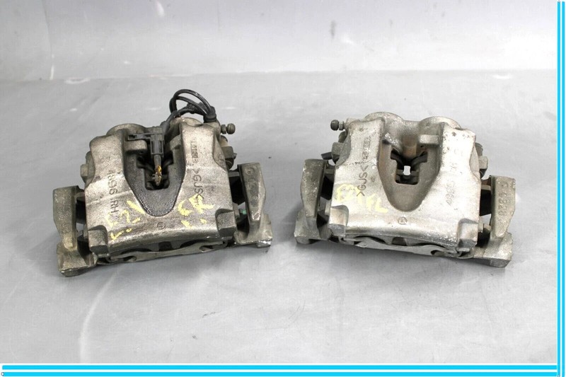 06-13 Mercedes W251 R500 GL450 Front Right & Left Brake Caliper Calipers Set OEM