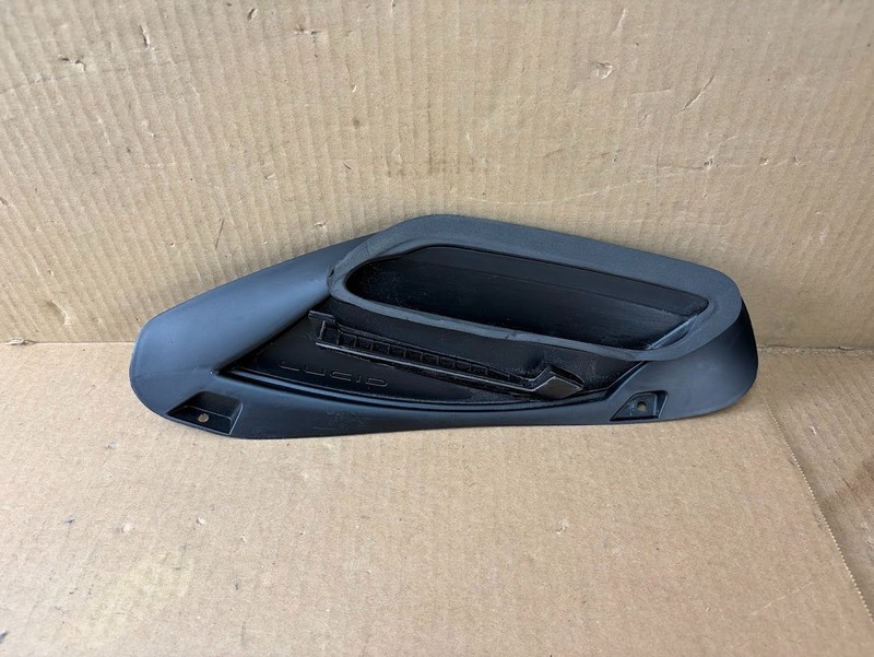 ✅ 22-25 Lucid Air Front Right Air Duct Guide Scoop P1R-E75TR2