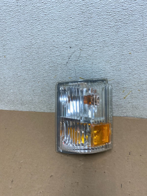Navistar International NOS Front LH Parking Lamp Turn Signal Light Lens O7598 PS
