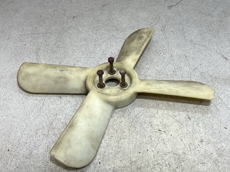 1965 Mercedes Benz W111 W112 Gas Engine Motor Cooling Fan Blade 1802050906 W 111