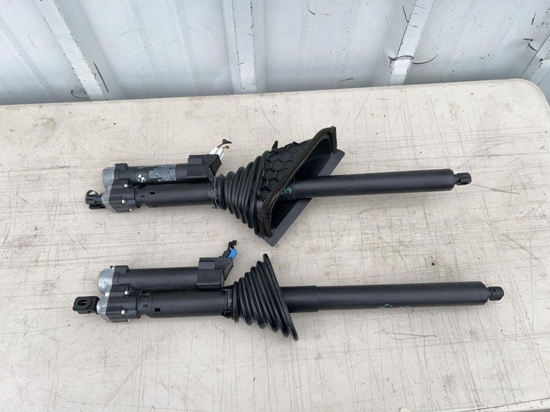 2015-2020 BMW 440i LEFT AND RIGHT DECKLID POWER LIFT MOTOR SHOCK STRUT 61014